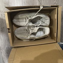 YEESZYS 350 Boosts  Size 7.5