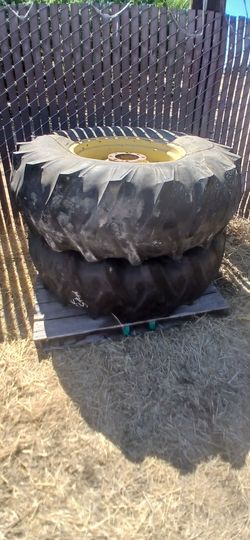 Set Tractor tires