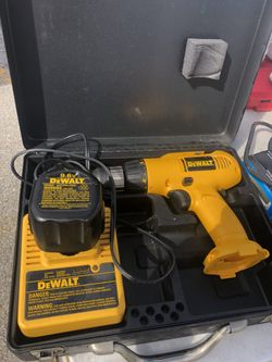 Dewalt 9.6v drill with case and charger and battery