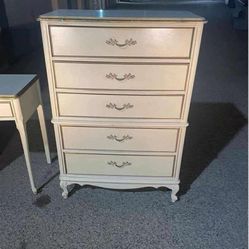 🥰BEAUTIFUL  VINTAGE BEDROOM SET: FULL  SIZE BED FRAME, CHEST , NIGHTSTAND -SOLID WOOD-ORIGINAL  FRENCH  PROVINCIAL 🥰