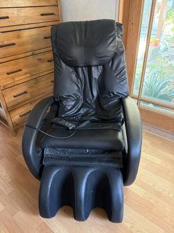 OSIM iMedic 380 Full Body Massage Chair – Works Great – Remote Included