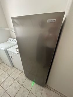 Frigidaire stand freezer