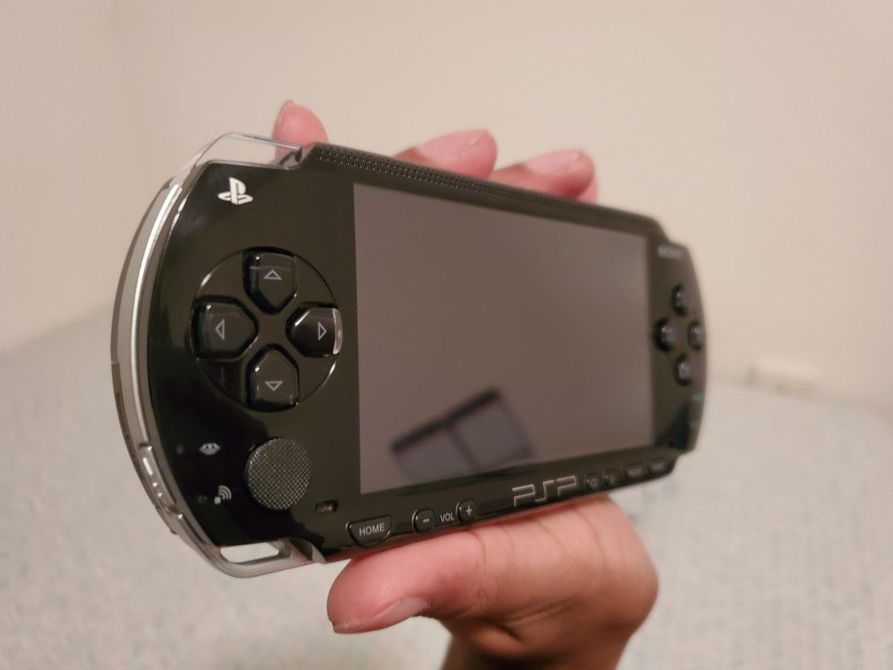 PSP 1000 64gb Modded + Carry Bag + Charger