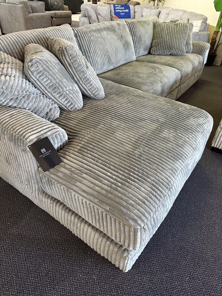 Fog Velvet 3pc Sectional Sofa, Financing Available Fast Delivery 