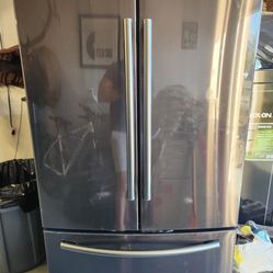 Samsung Black stainless steal fridge