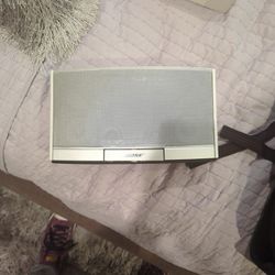 BOSE White Sound Dock Digital Music System