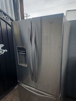 WHIRLPOOL Refrigerator