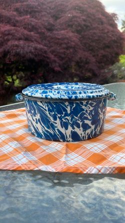 Vintage blue/white enameled swirls metal pot with lid