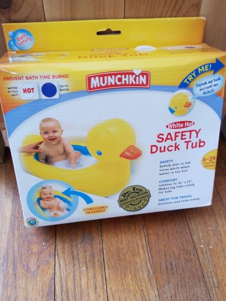 Munchkin White Hot Safety Duck Tub NIB