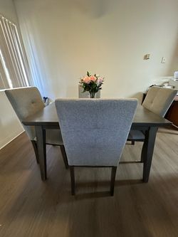 5 pieces Dining room with chairs