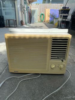 KENMORE WINDOW AIR CONDITIONER - Used