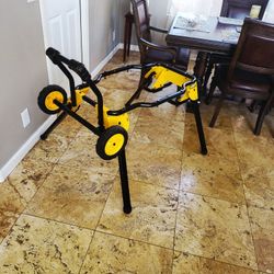 Dewalt 31.5 lbs. Rolling Table Saw Stand