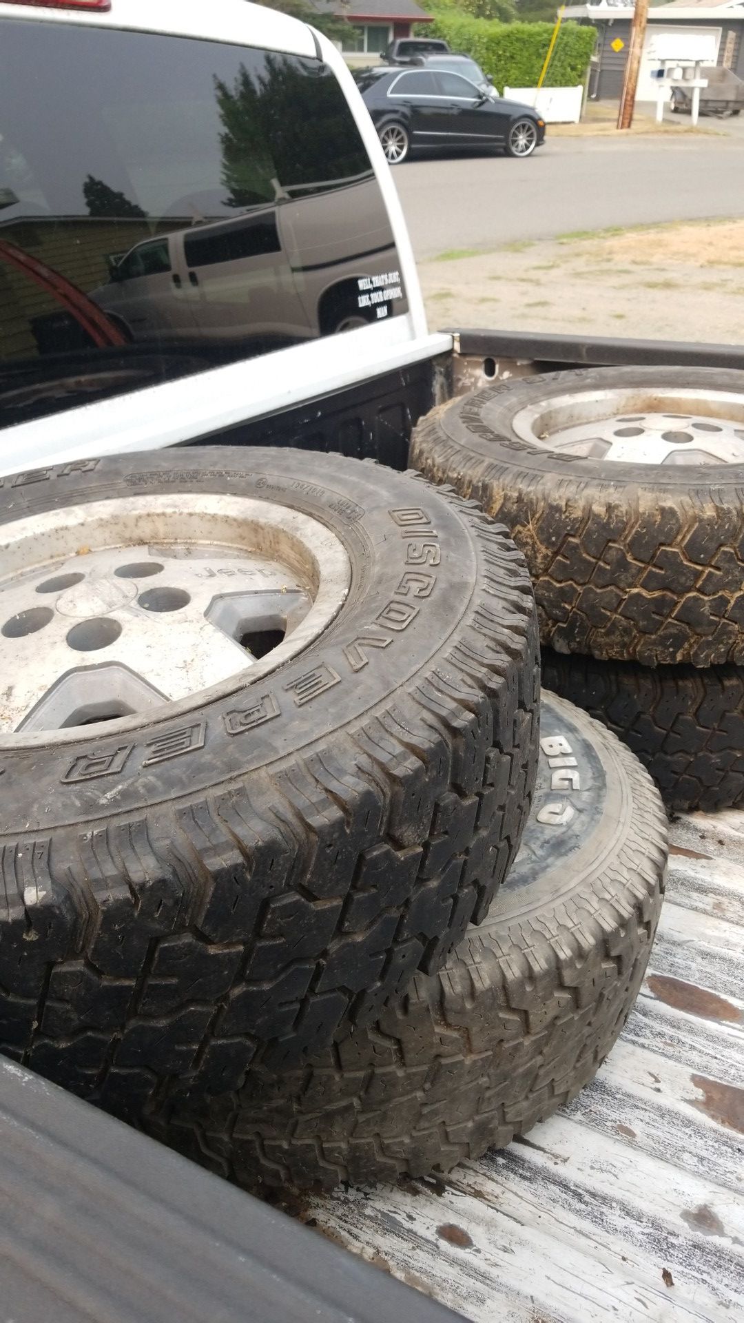 FREE jeep wheels w/good rubber