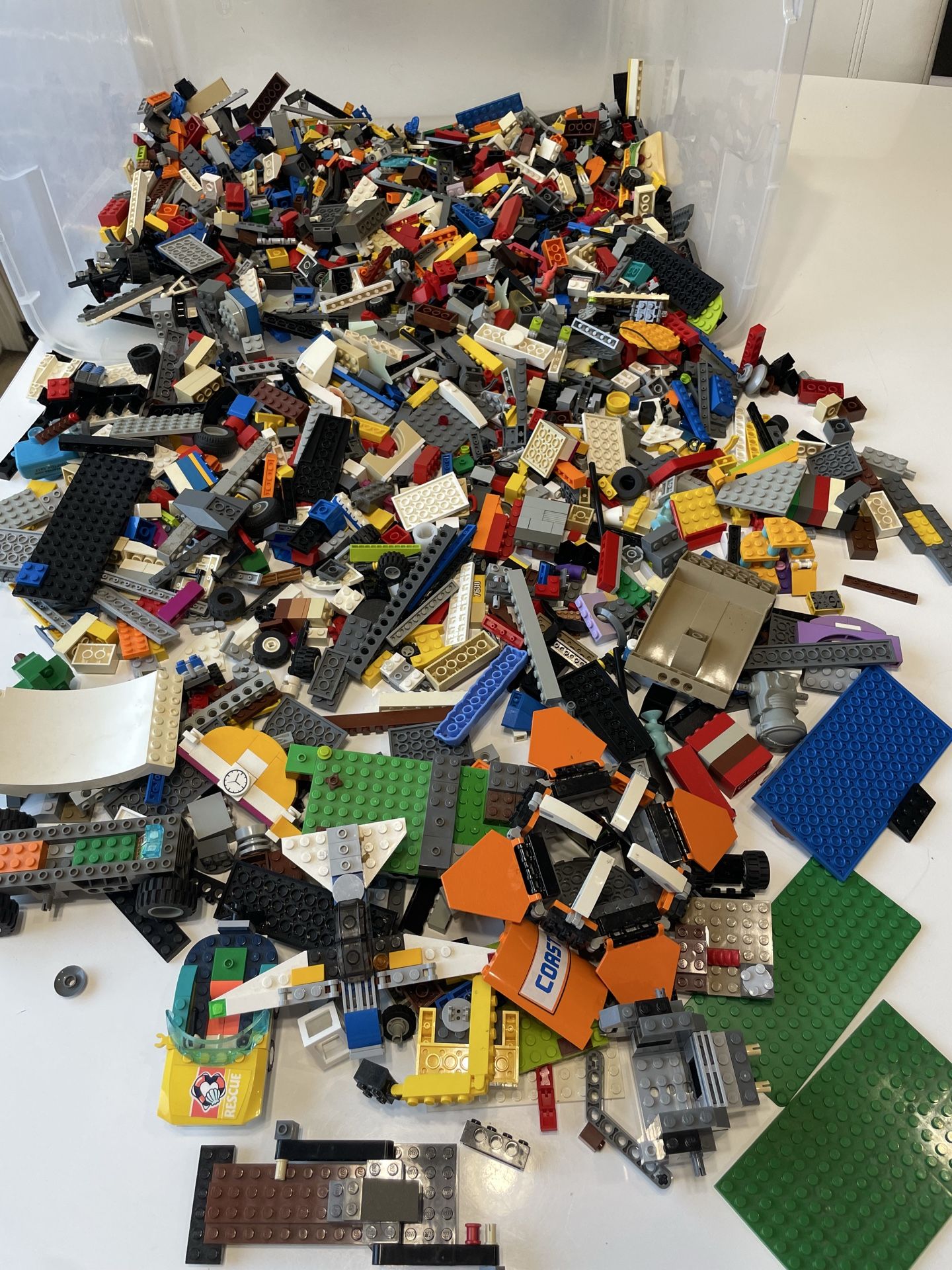 random lego pieces $obo for Sale in Beaumont, CA - OfferUp