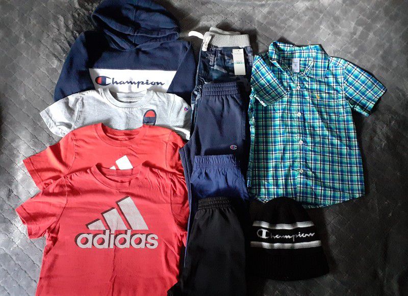 Boys clothes Set Size 5T😊