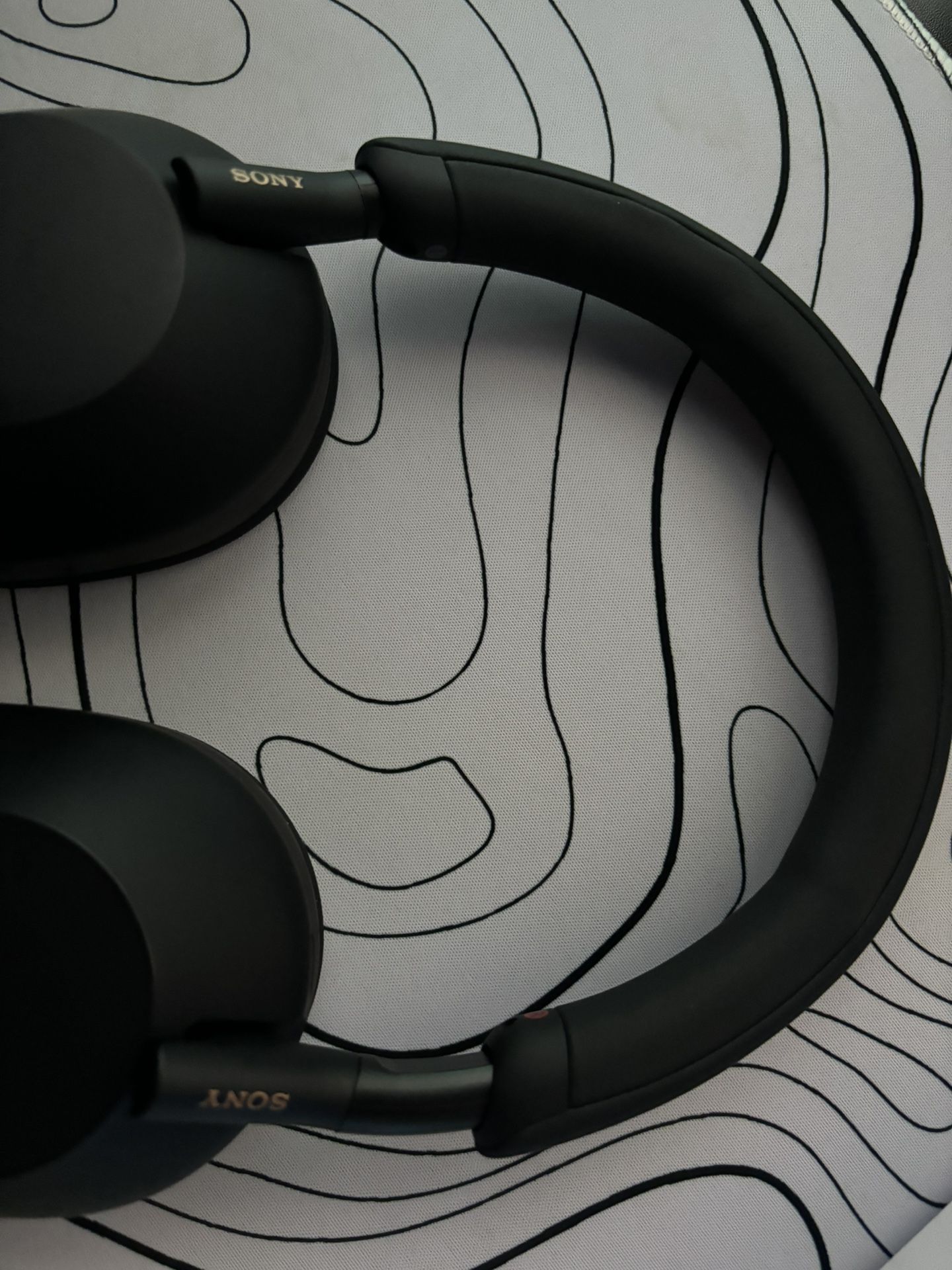 Sony - WH1000XM5 Wireless Noise-Canceling Over-the-Ear Headphones