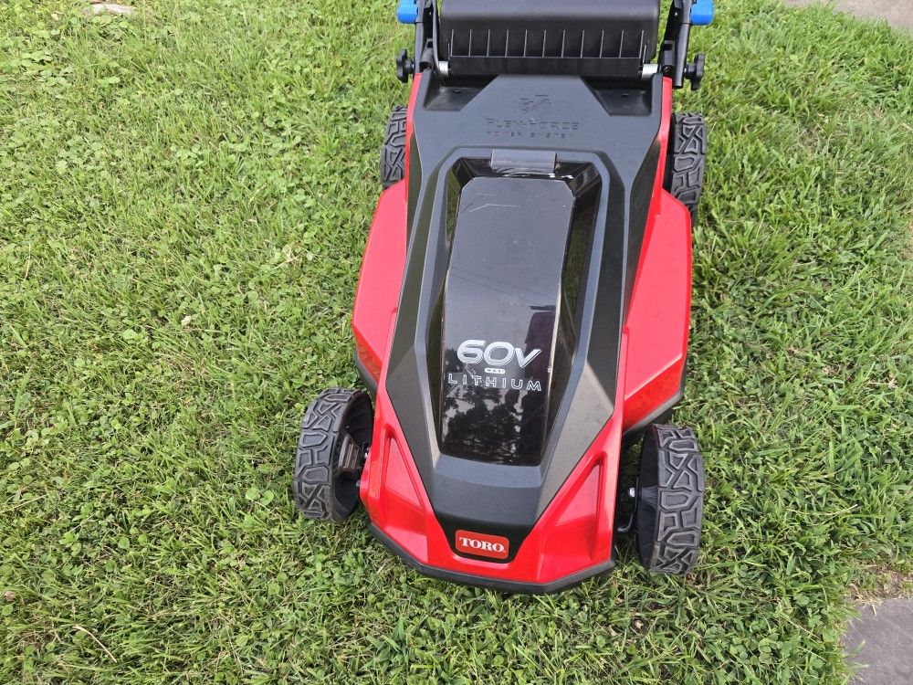 Toro Self-propelled Battery Mower Stripe