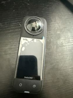 2 cameras AirPods Pro max