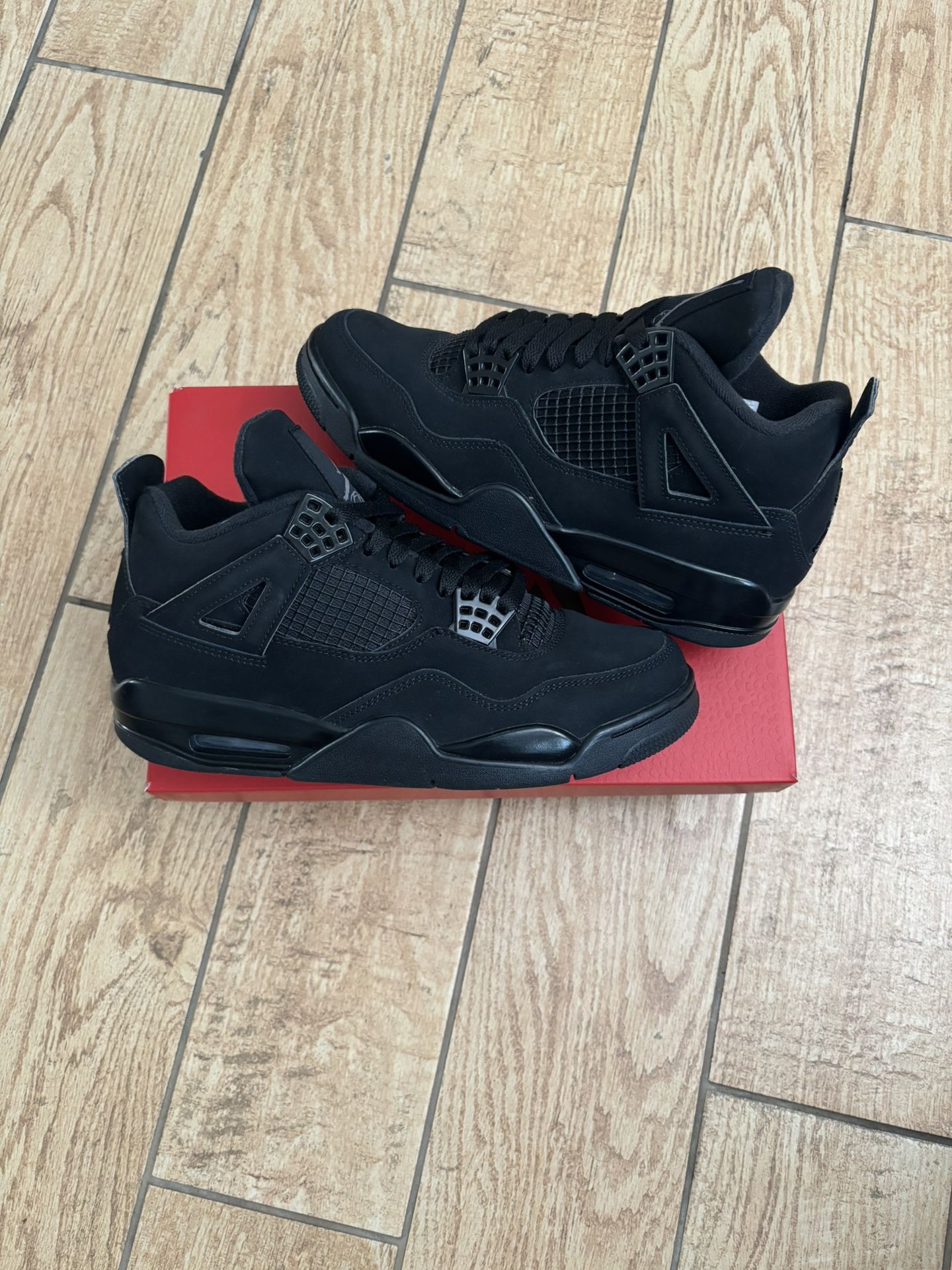 Jordan 4 Black Cat (2020) size 8