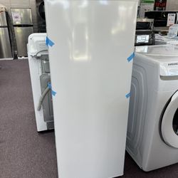 Upright Freezer, Frigidaire Brand New Extra Discount 