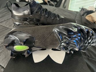 Under Armour UA Spotlight Suede Pro Football Cleats