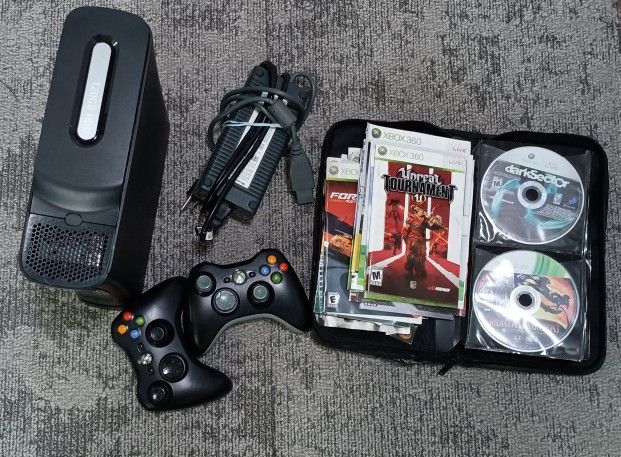 Xbox 360 Elite 120 Gbs With Game