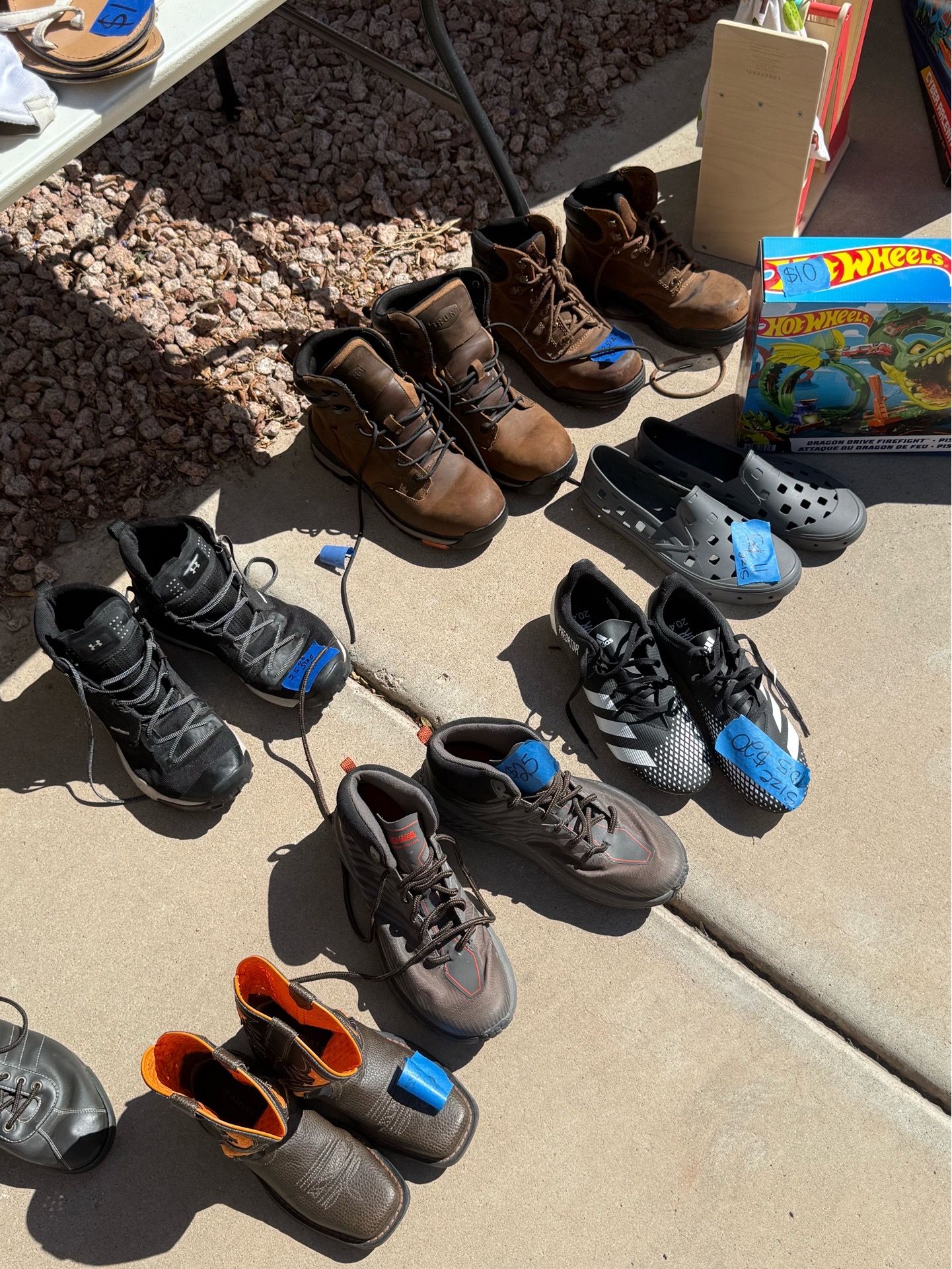 Men's shoes