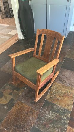 Rocking chair (wood)
