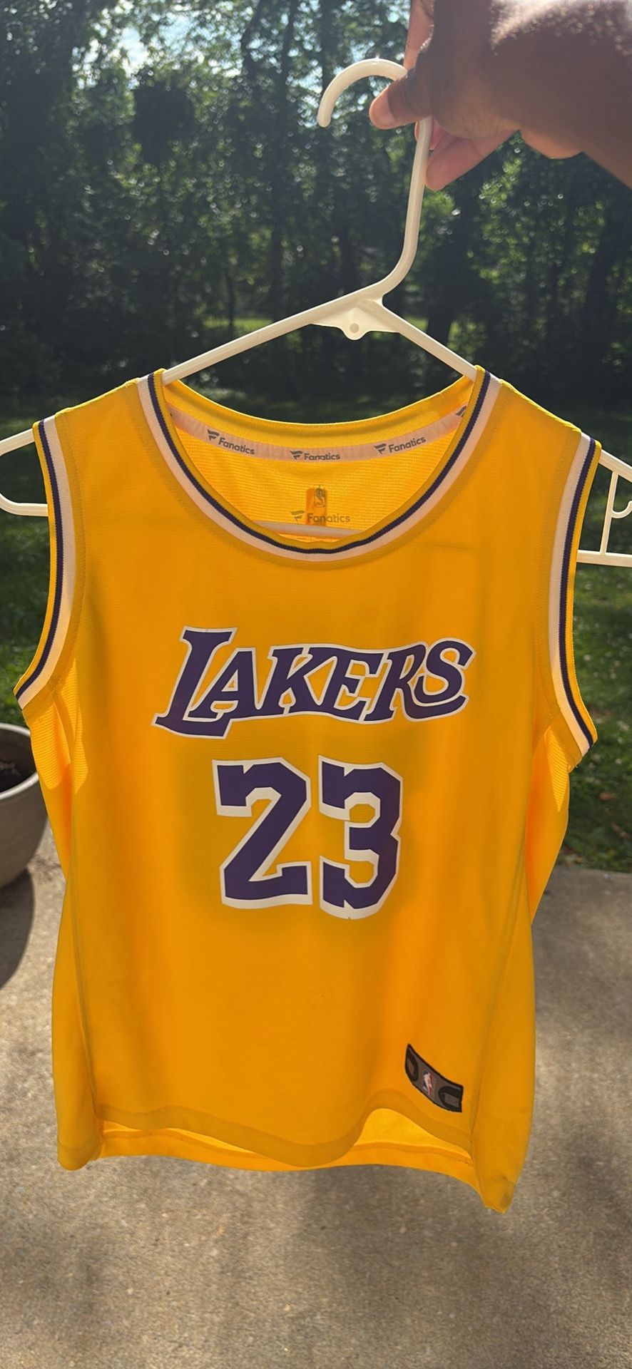 LeBron James Lakers Jersey #23 – Like New 🏀💛