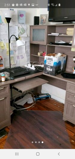 L shaped Desk with hutch (10 months new)