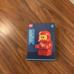 Lego upscale Baby Astronaut