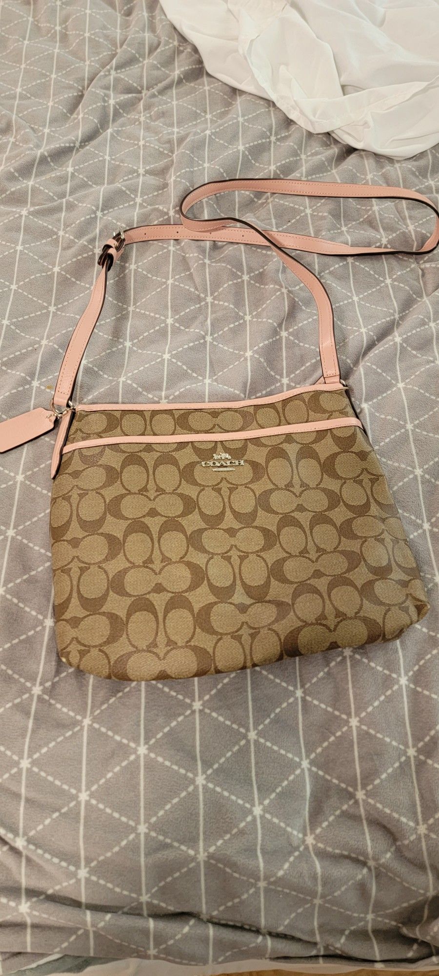 CHANEL Small Bag for Sale in Sunny Isles Beach, FL - OfferUp