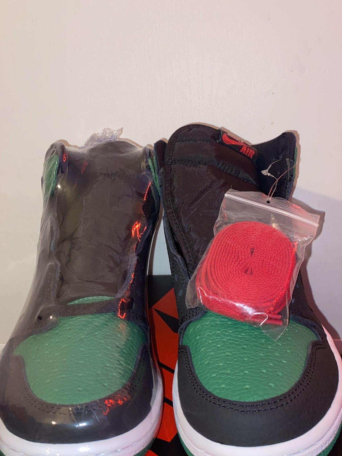 Jordan 1 Pine Size 8.5 DS