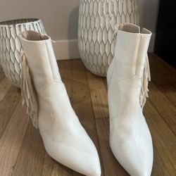 White Booties With tassle - Size 9