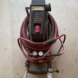 Husky Air Compressor 8 Gal 135 PSI And The Hose 