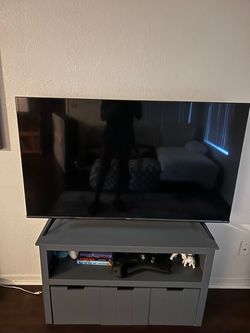 52” Hisense TV