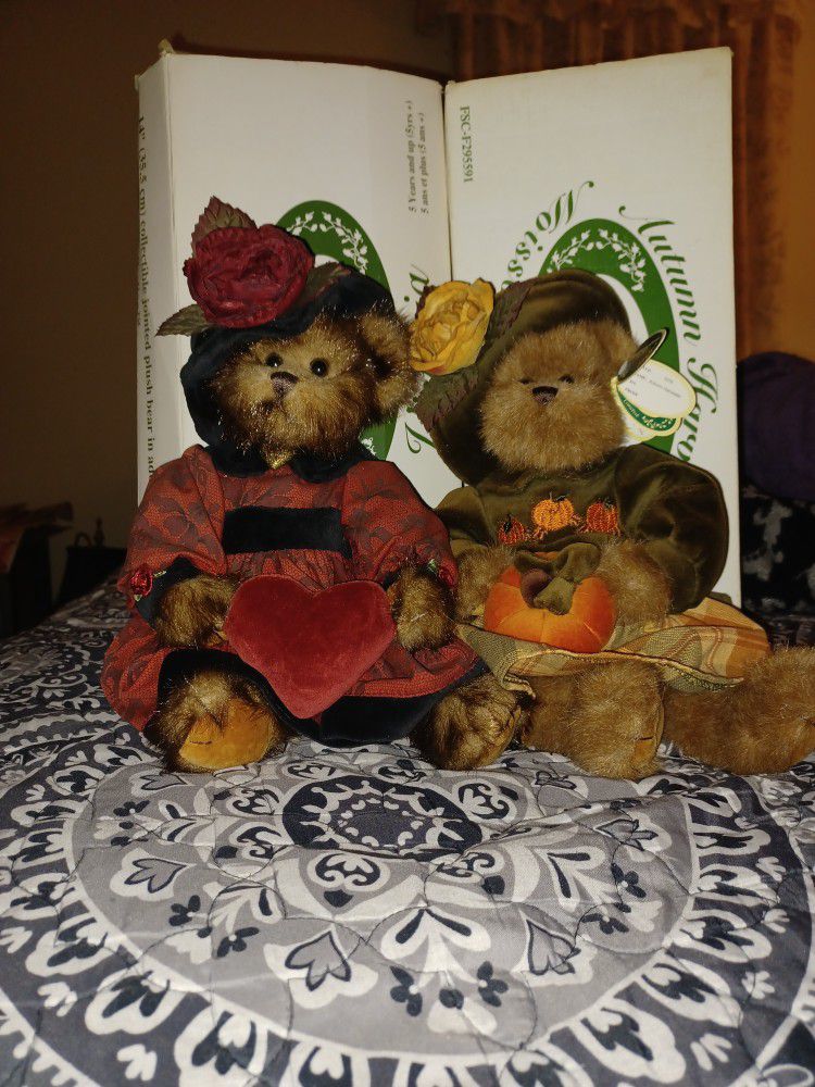 2 Bearington Bears . Autumn Harvest And  Victoria