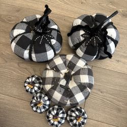 Buffalo Plaid Pumpkins