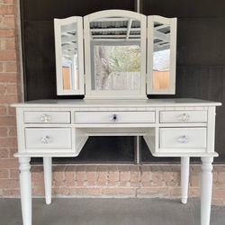 Vanity Make Up Desk