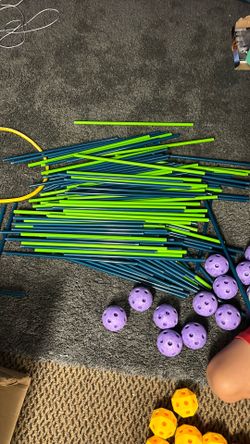 Build A Tent - Ball And Sticks - 78 Balls & 150 Sticks  