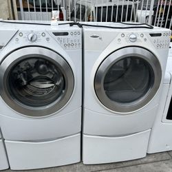 Whirlpool Set Washer And Dryer Front Loads “white”