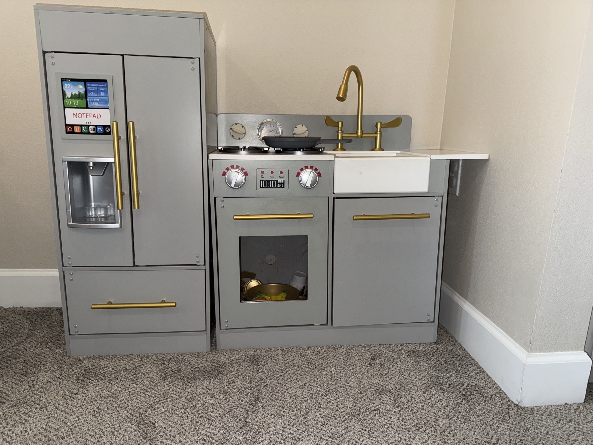 TEAMSON KIDS LITTLE CHEF CHARLOTTE MODERN PLAY KITCHEN, SILVER GRAY/GOLD