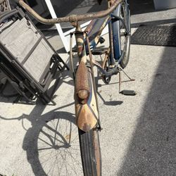 Bicycle- Colombia, 26” tires. Needs new tires and air conditioning. Address 👇