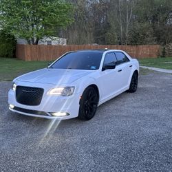 2019 Chrysler 300