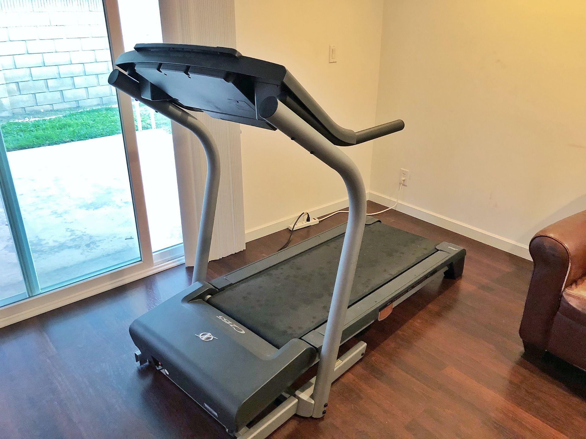 Nordic Track Treadmill C2155 great condition hardly used for Sale