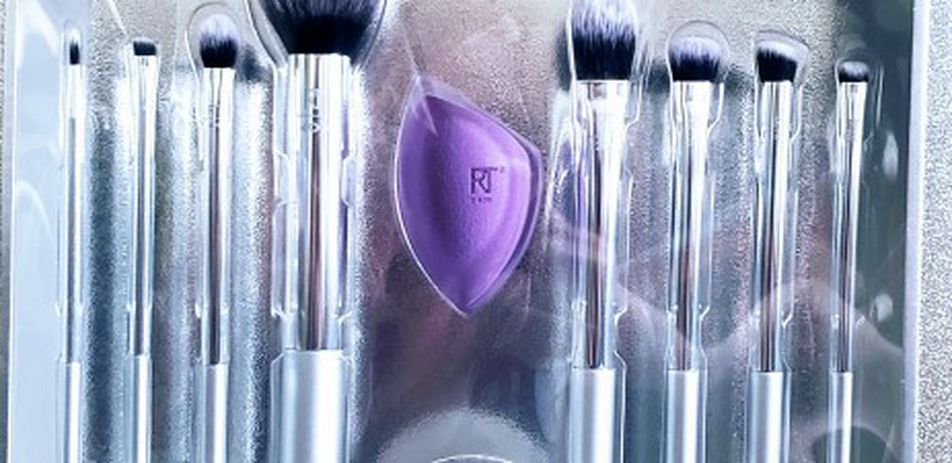 Real Technique Limited Brush Set - $15 FIRM