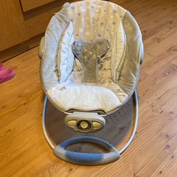Bright Starts Portable Baby Bouncer Soothing Music And Vibrations Infant Seat