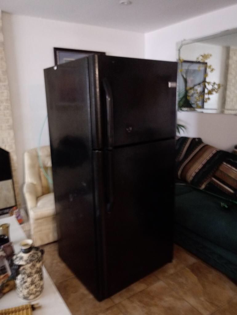 Used Frigidaire Refrigerator Selling As Is 22 cubit Ft.