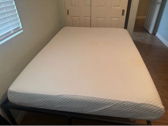 Queen Cooling Gel Memory Foam Mattress – $50