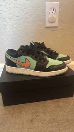 Nike Air Jordan 1 Low Sneakers Special edition tropical twist